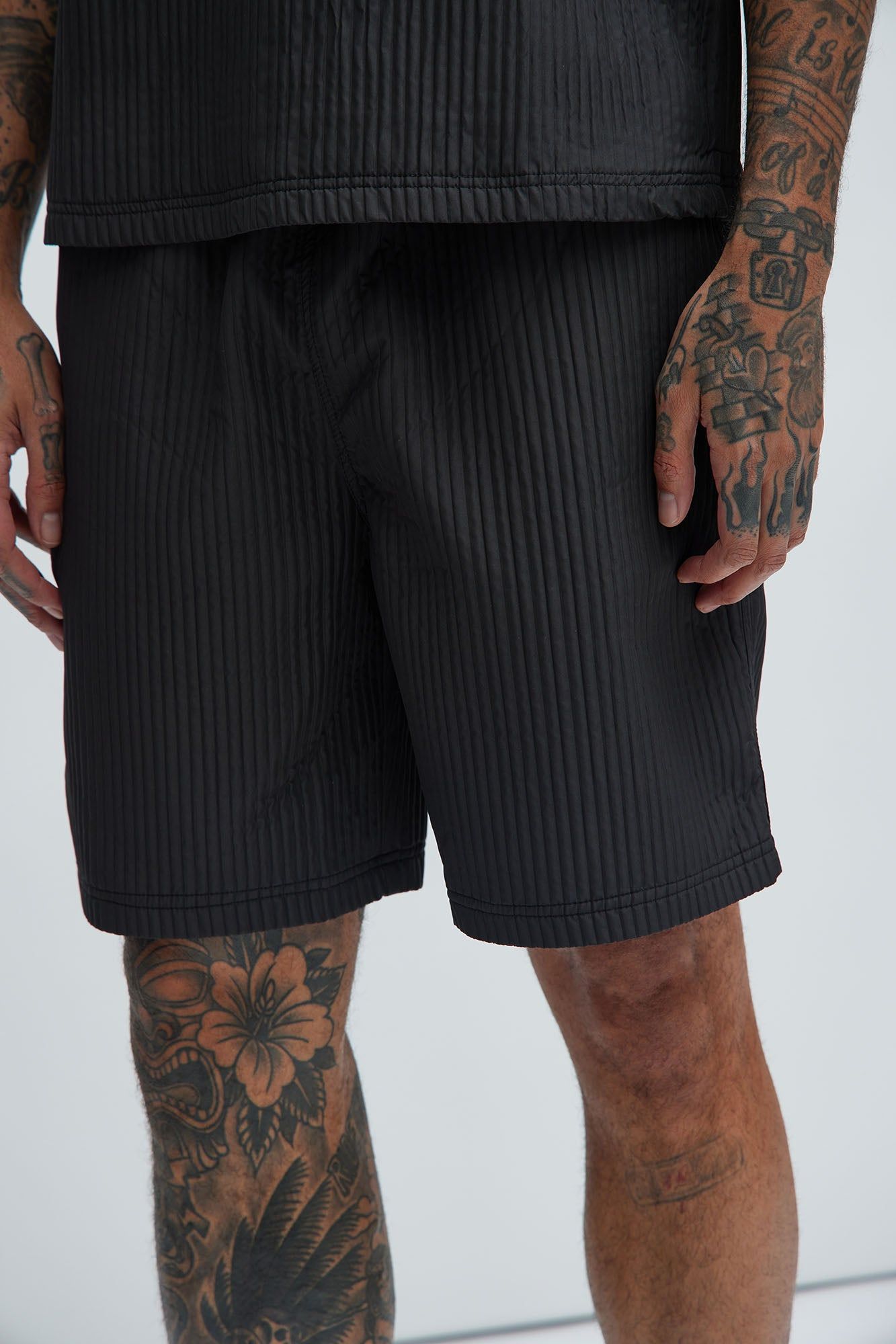 Santiago Relaxed Shorts - Black sold by Fashion Nova product image thumbnail 3