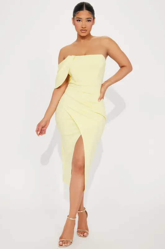 Camilla Midi Dress - Yellow sold by Fashion Nova
