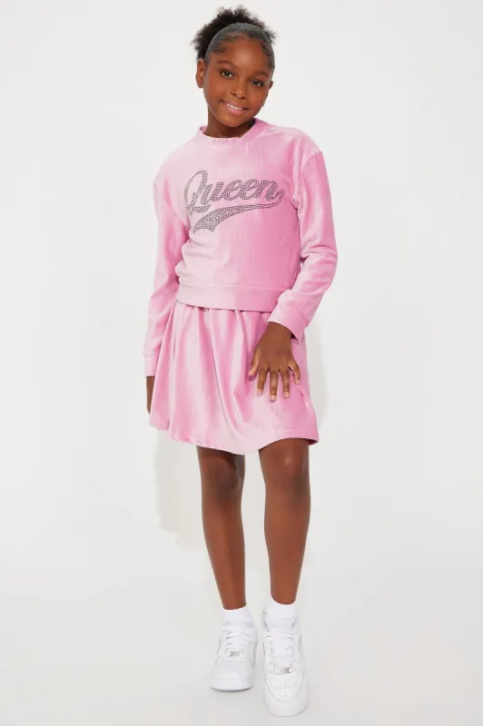 Mini Stay Up Queen Skirt Set - Mauve sold by Fashion Nova