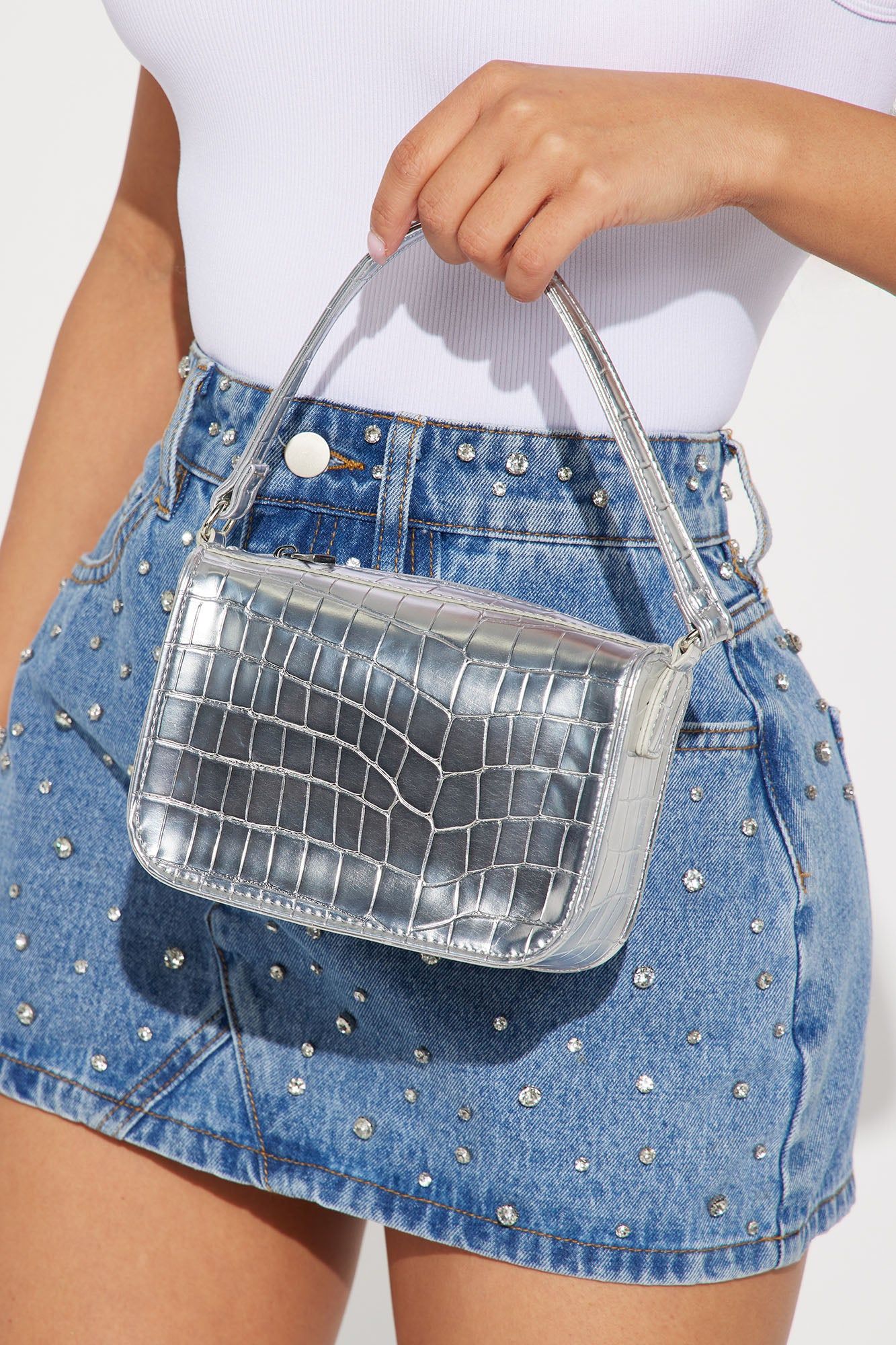 So Fly Handbag - Silver sold by Fashion Nova