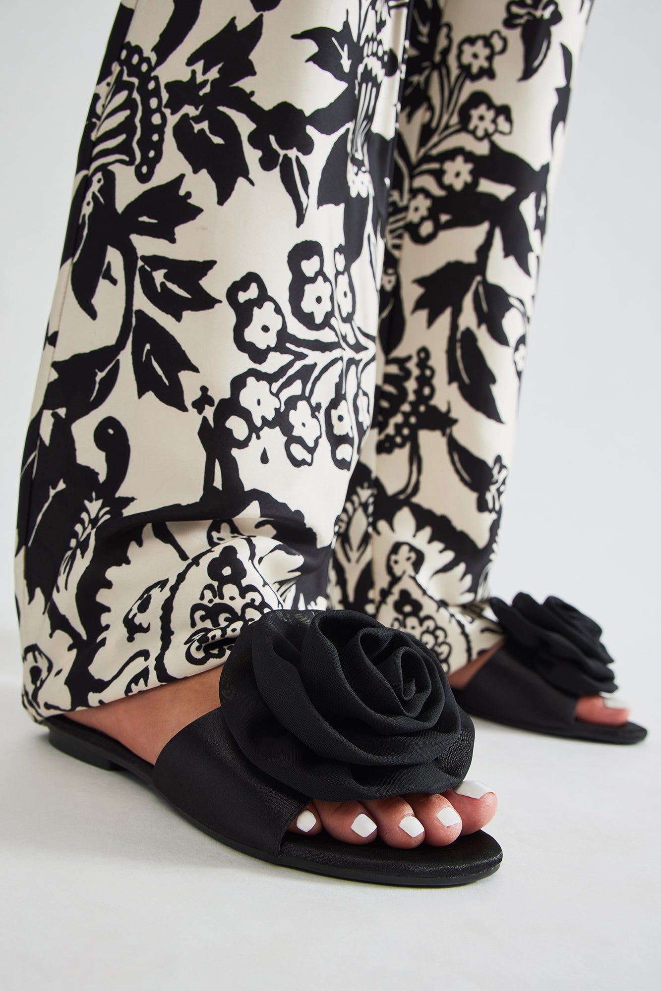 Spring Blooms Flat Sandals - Black sold by Fashion Nova product image thumbnail 3