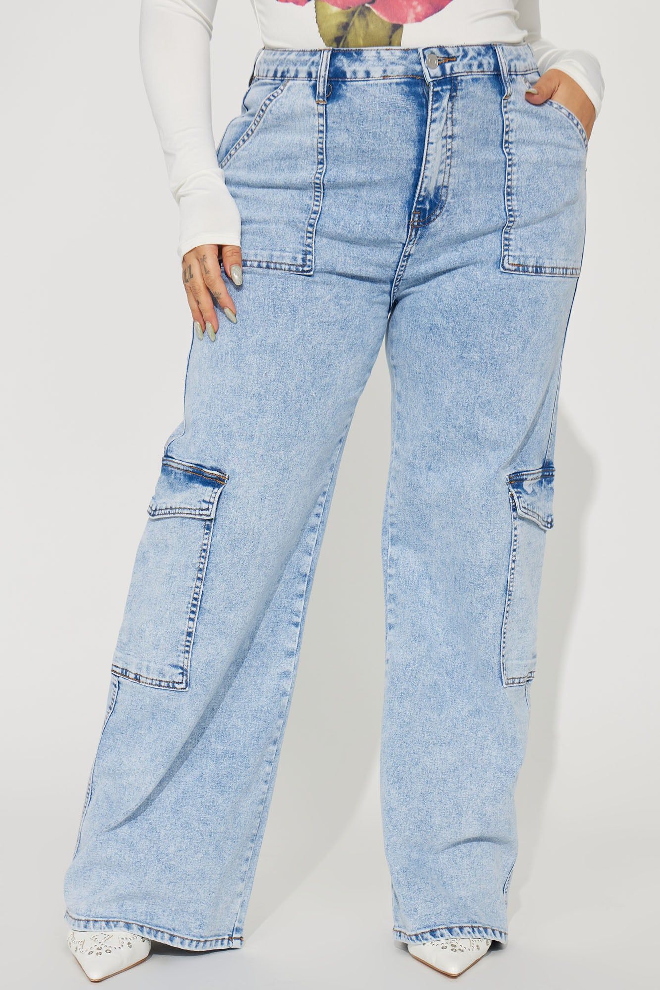 Getting Ahead Stretch Cargo Jeans - Light Wash sold by Fashion Nova product image thumbnail 5