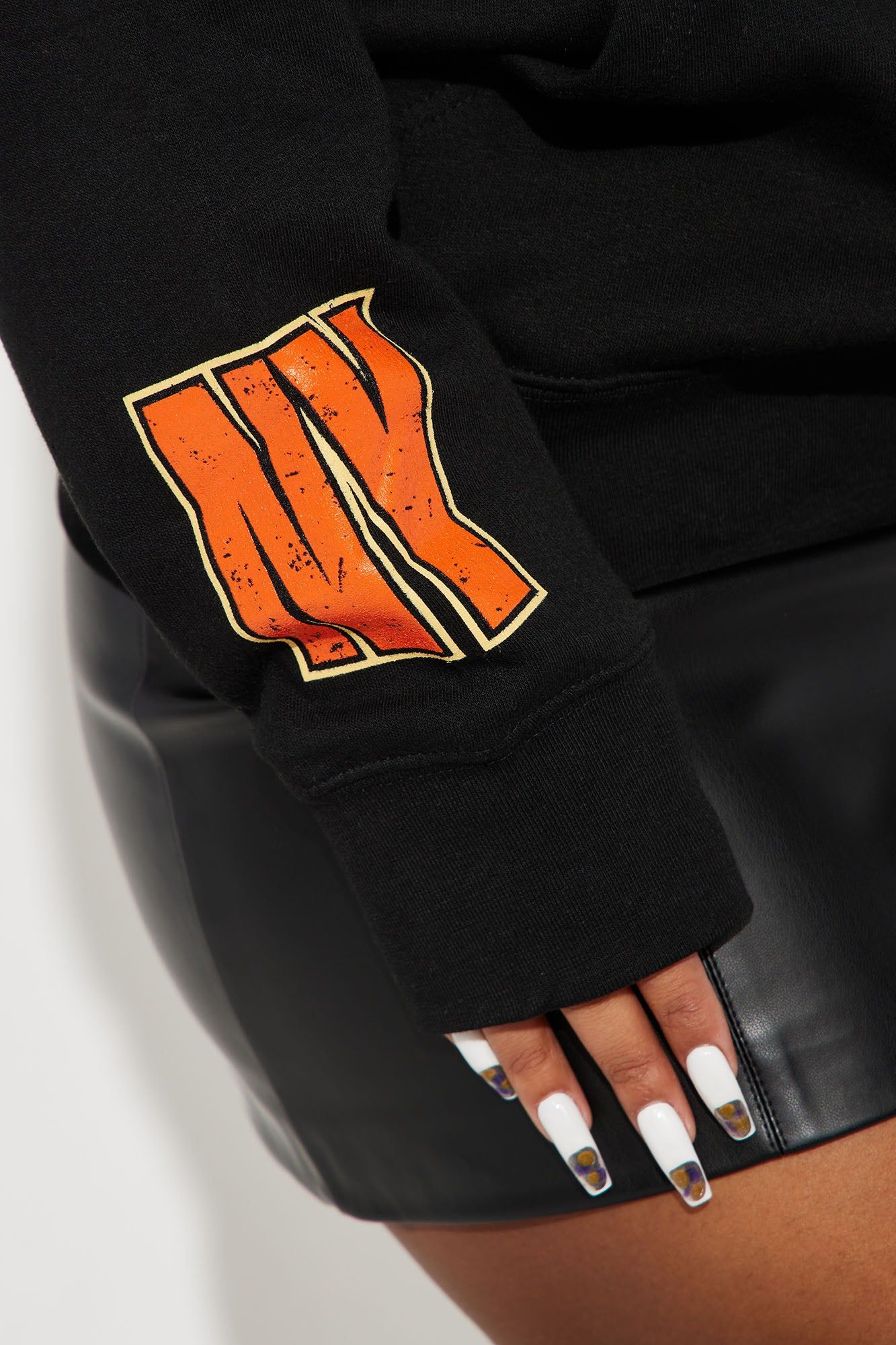 Nueva York Hoodie - Black sold by Fashion Nova product image thumbnail 4
