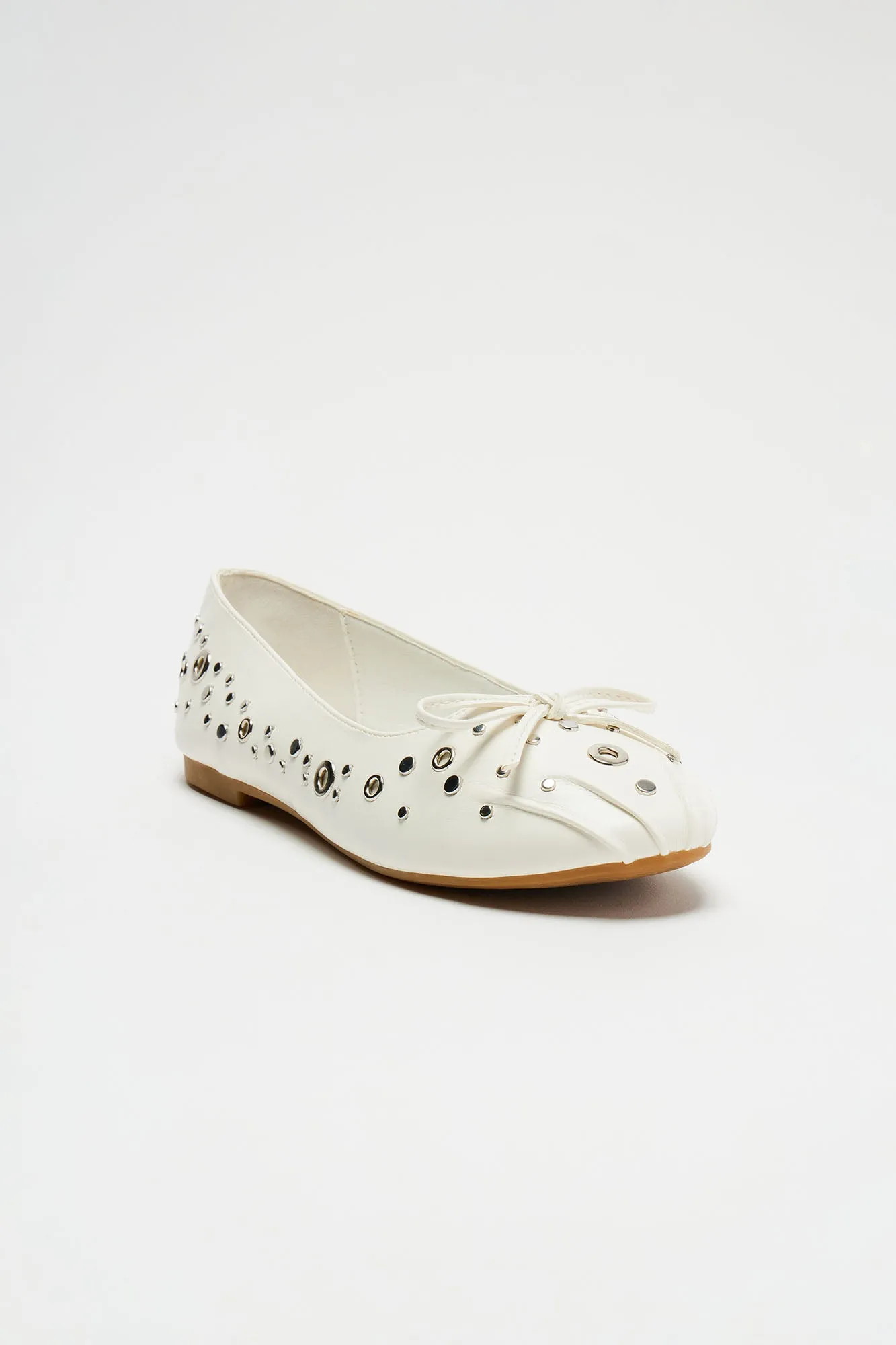 So In Love Grommet Flats - White sold by Fashion Nova product image thumbnail 3