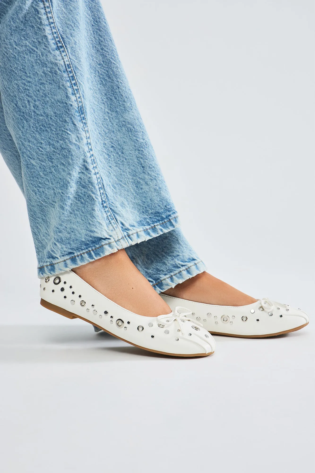 So In Love Grommet Flats - White sold by Fashion Nova product image thumbnail 4