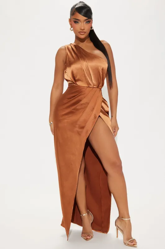 Ashling One Shoulder Gown - Brown made by Fashion Nova
