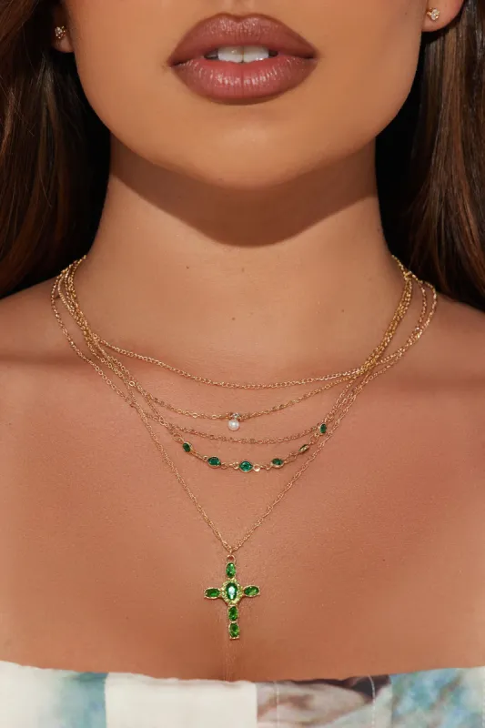 Feeling Fortunate Layered Necklace - Gold/Green sold by Fashion Nova