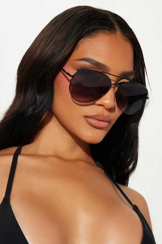 Running The Town Saunglasses - Black sold by Fashion Nova