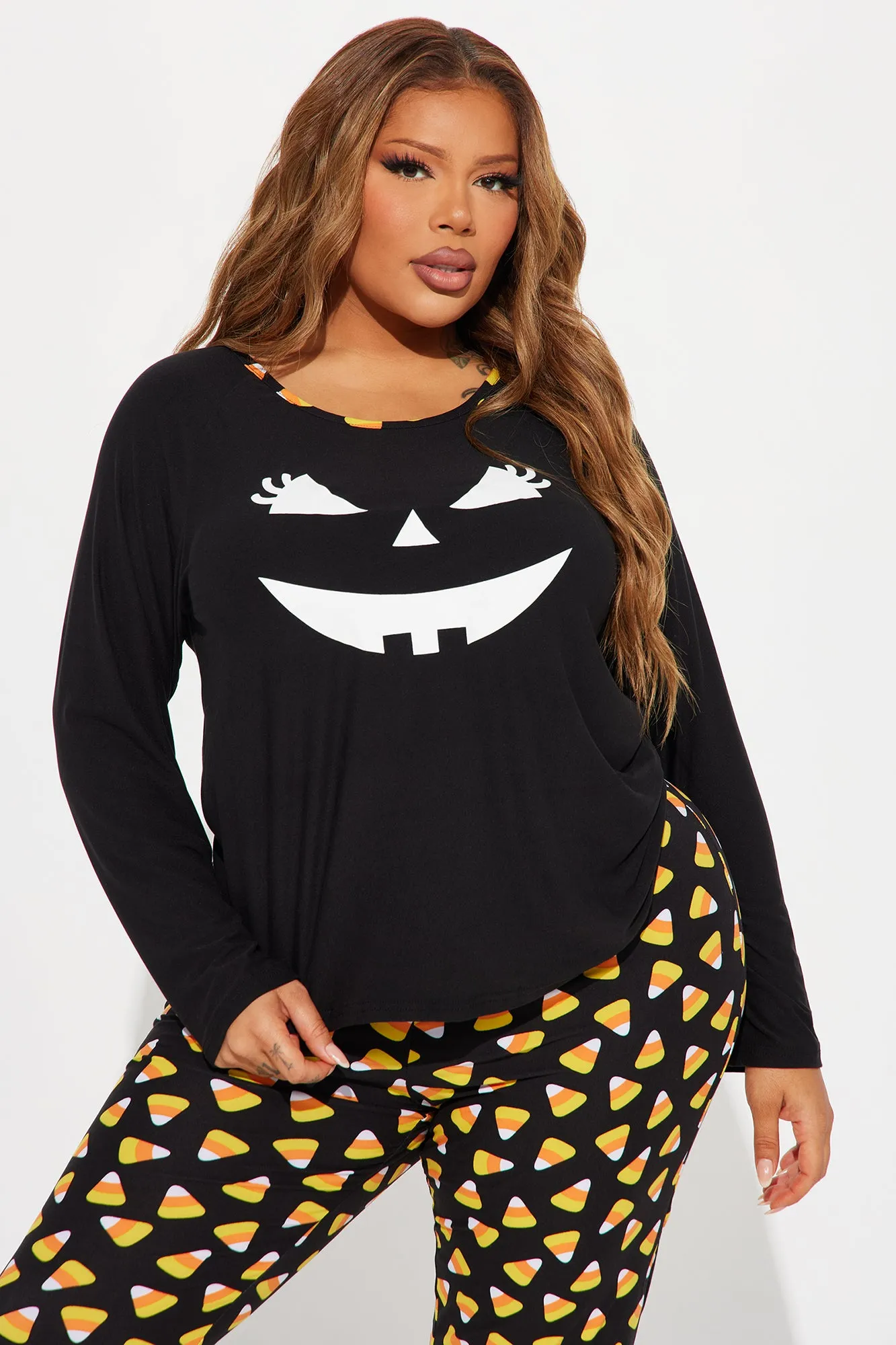 Trick Or Treating Queen Halloween PJ Set - Orange/combo sold by Fashion Nova product image thumbnail 5