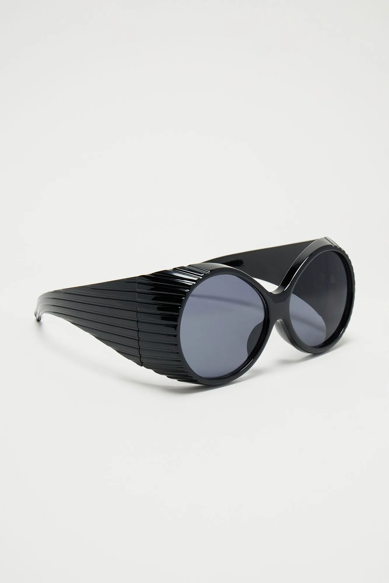 All Edna Sunglasses - Black sold by Fashion Nova product image thumbnail 4