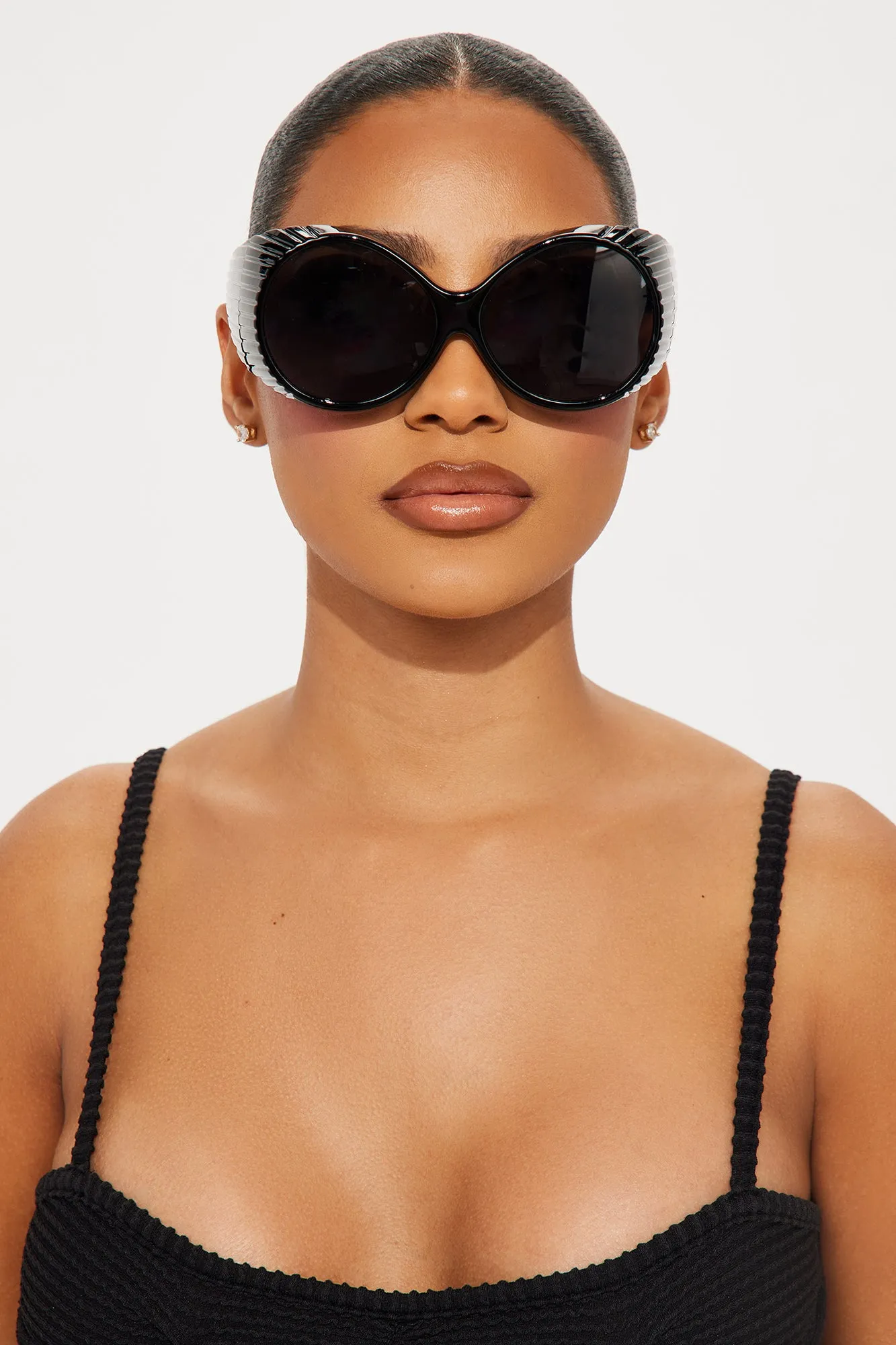 All Edna Sunglasses - Black sold by Fashion Nova product image thumbnail 2
