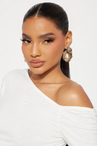 Make The Move Earrings  - Gold sold by Fashion Nova