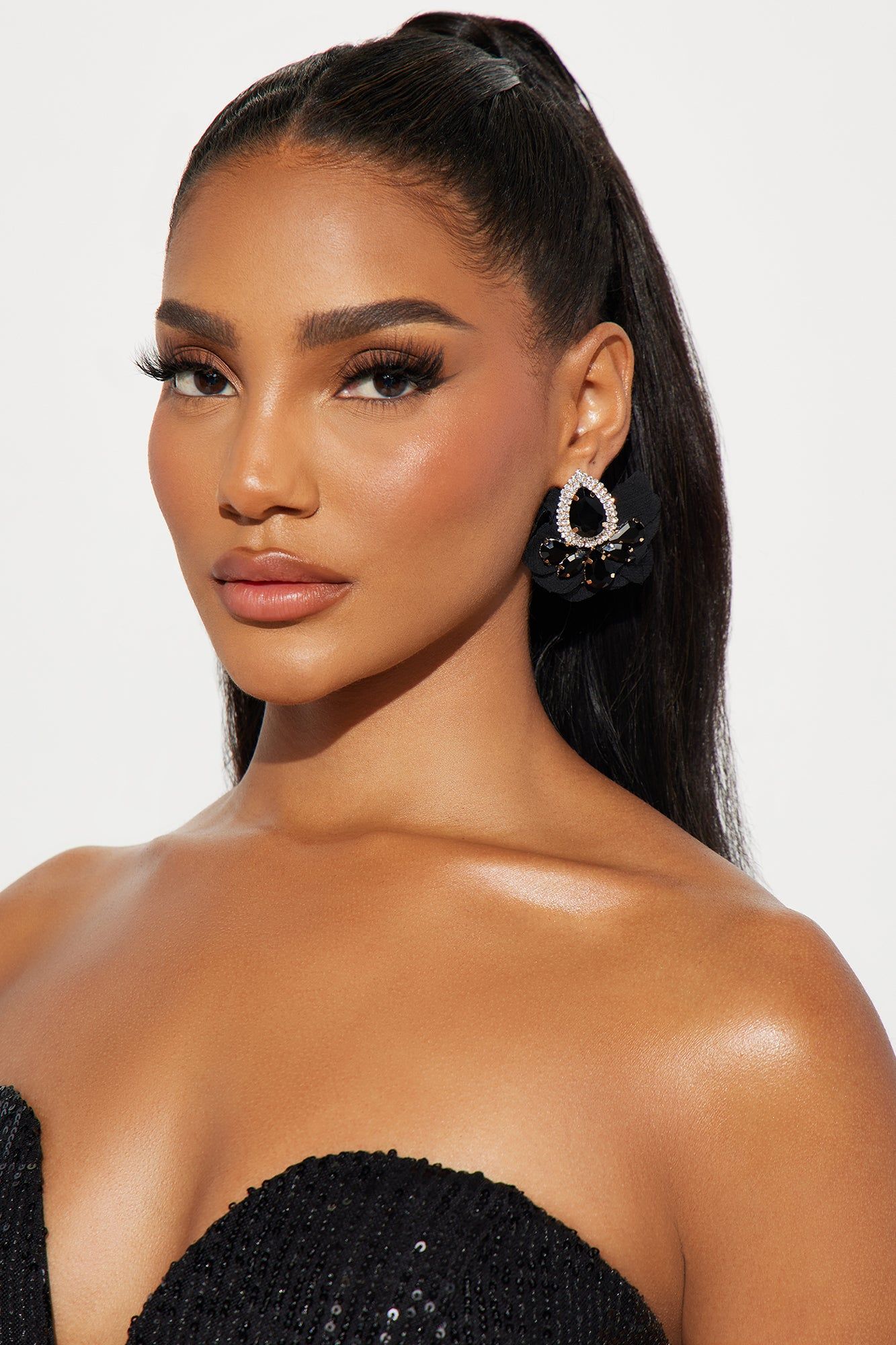 Enchanted Garden Earrings - Gold/Black sold by Fashion Nova product image thumbnail 2