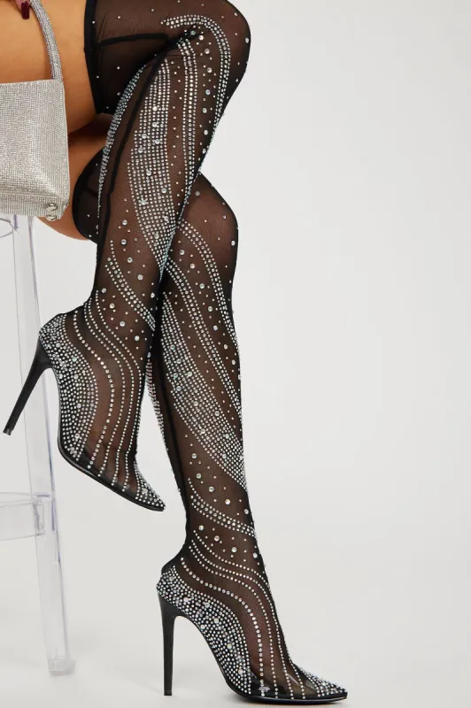 On A Getaway Over The Knee Heeled Boots - Black sold by Fashion Nova