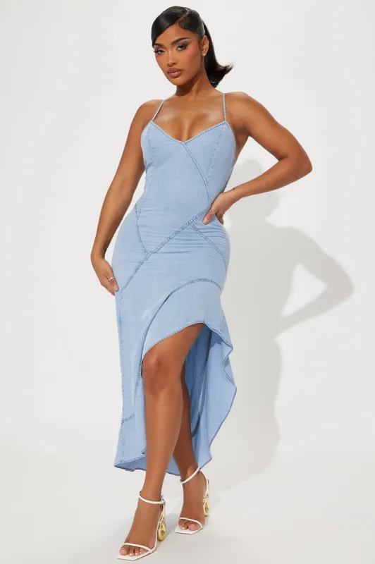 Samantha Chambray Maxi Dress - Light Wash sold by Fashion Nova