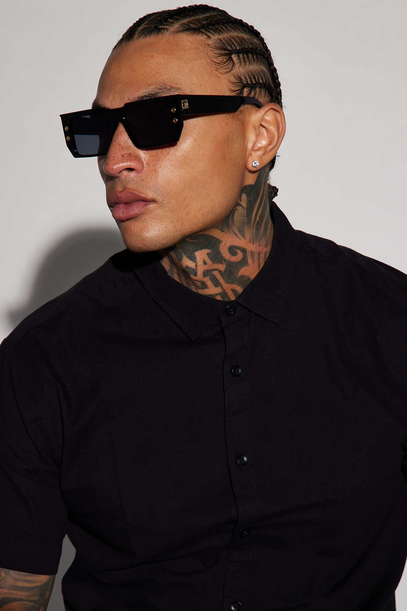 Hit That Sunglasses - Black/Gold sold by Fashion Nova