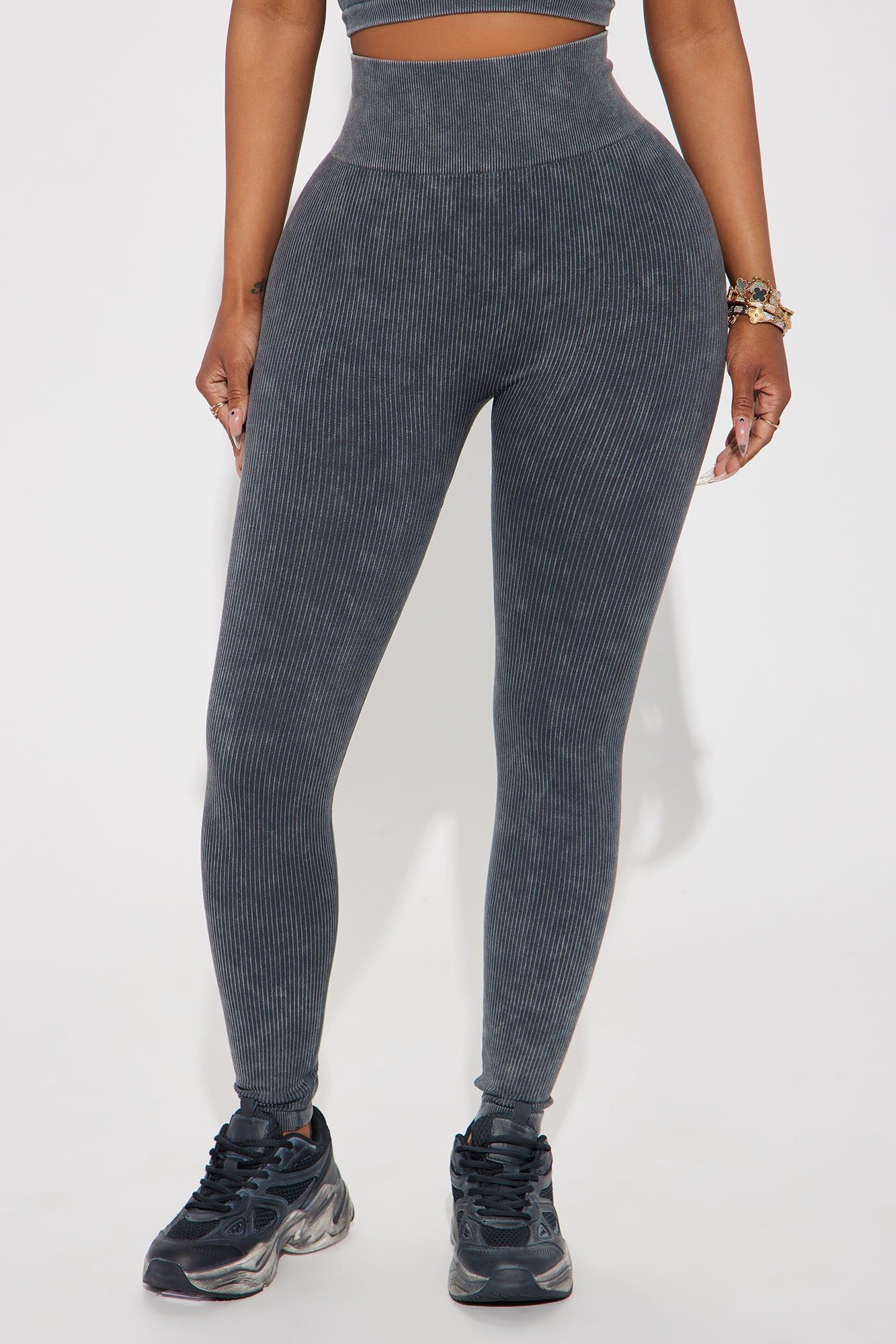 Advantage Seamless Active Leggings - Black sold by Fashion Nova product image thumbnail 2