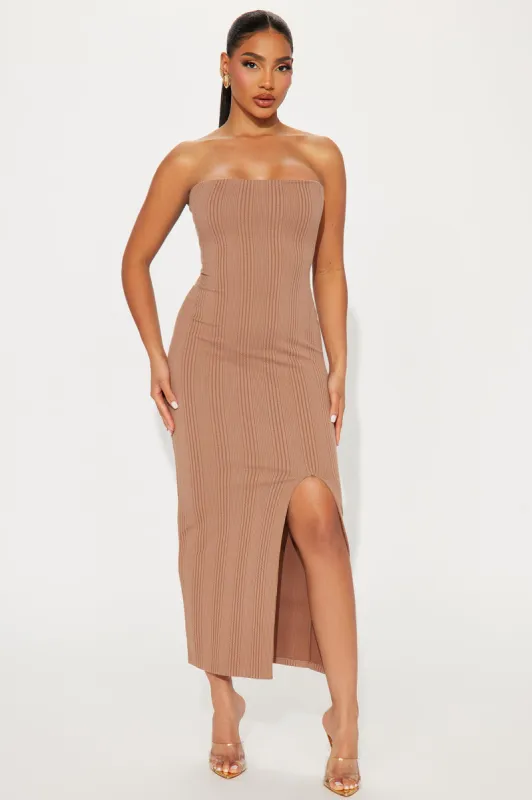 Hailey Textured Tube Midi Dress - Taupe sold by Fashion Nova