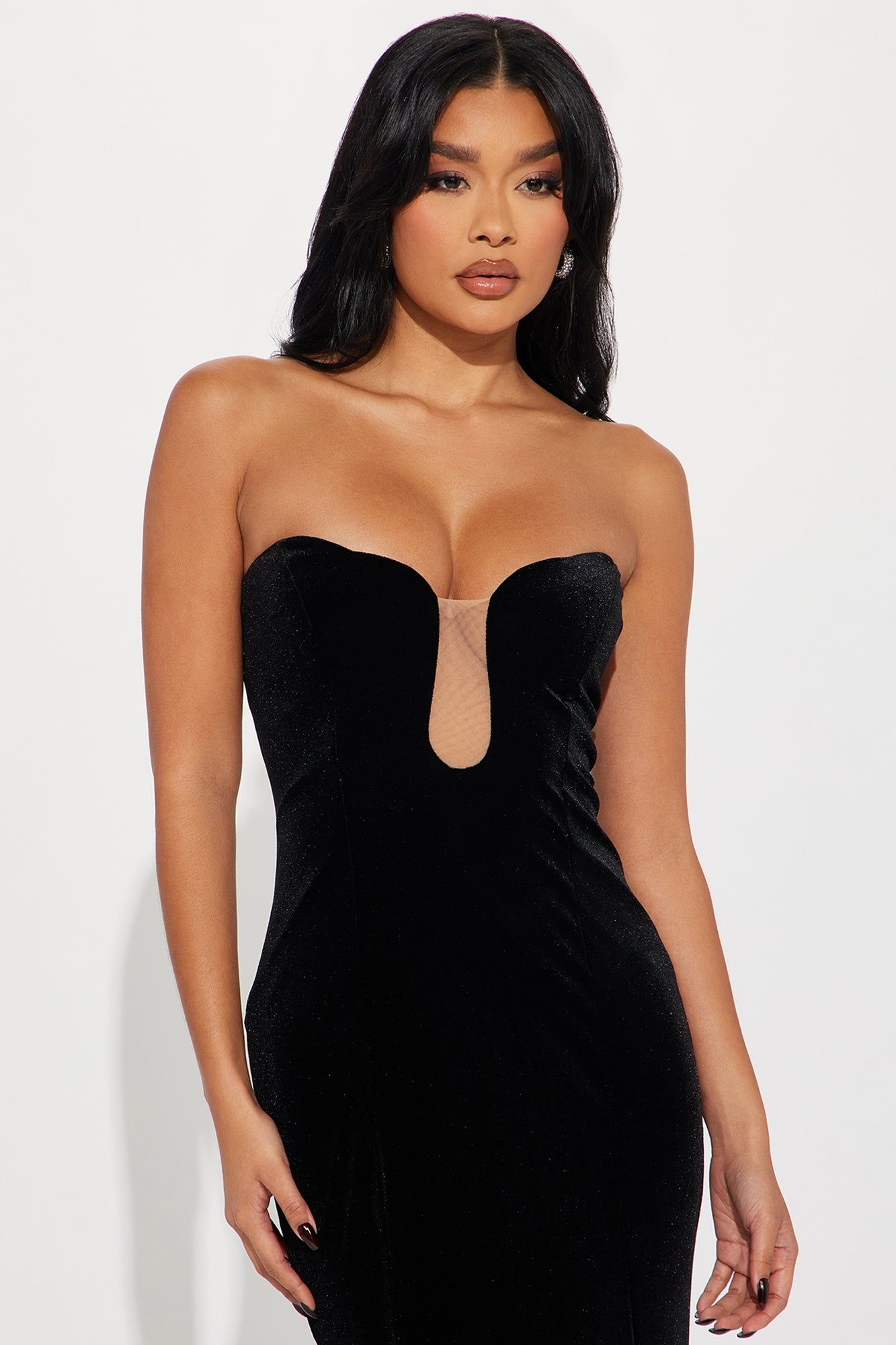 Affair To Remember Velvet Gown - Black sold by Fashion Nova product image thumbnail 2