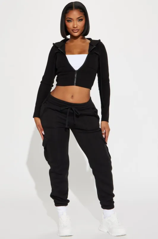 My Goodies Fleece Cargo Lounge Jogger - Black sold by Fashion Nova