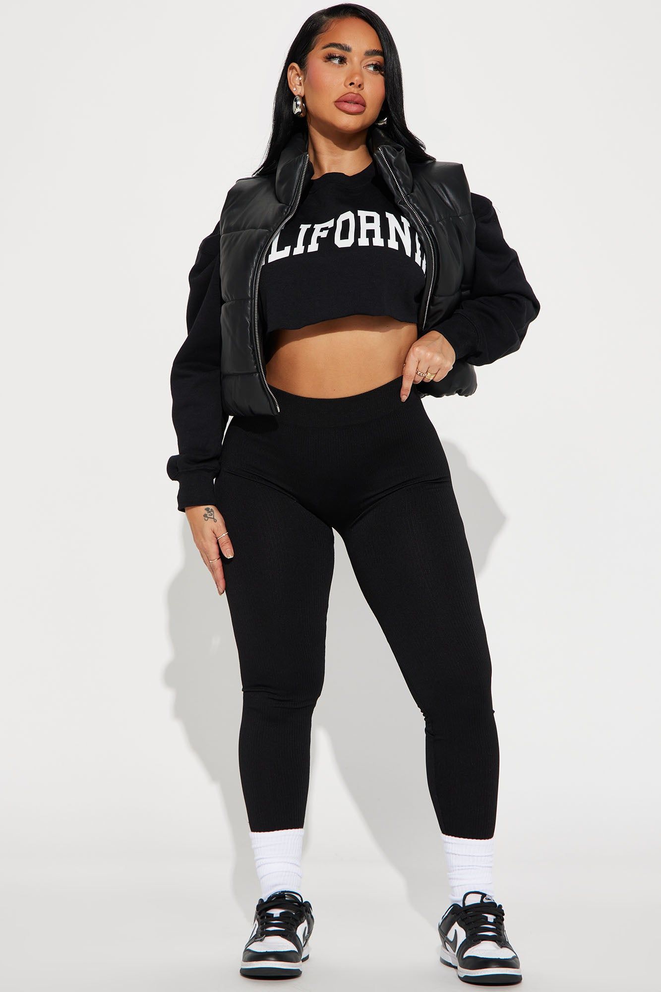 Reyna Ribbed Seamless Legging - Black sold by Fashion Nova