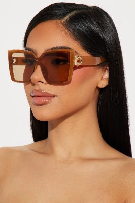 New Age Classic Sunglasses - Brown made by Fashion Nova
