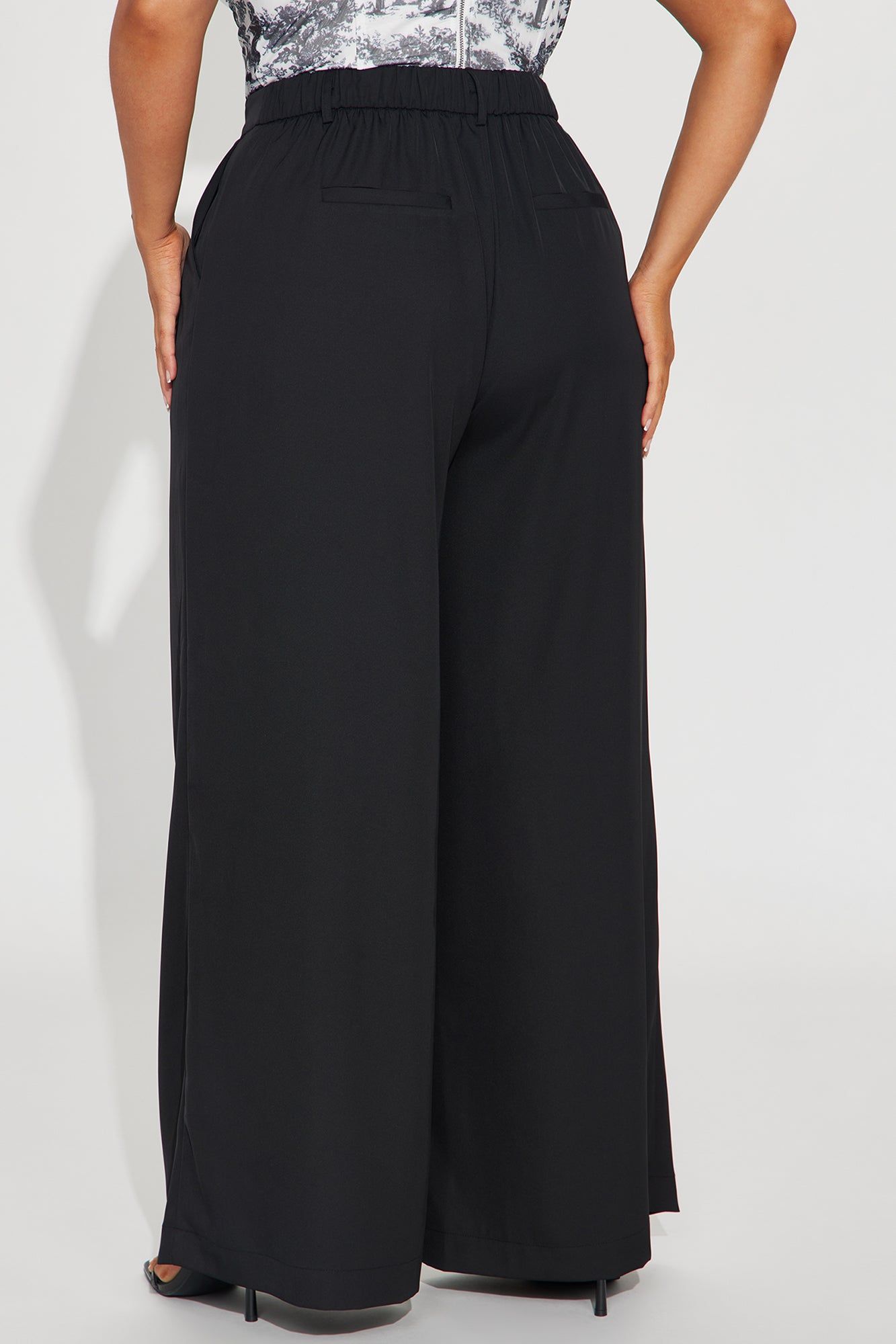 Petite Faye Wide Leg Trouser - Black sold by Fashion Nova product image thumbnail 5