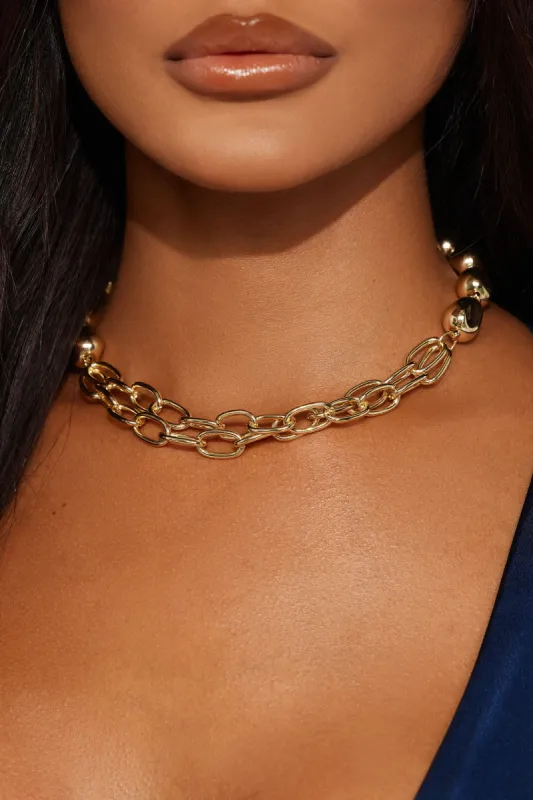 Electric Links Necklace - Gold sold by Fashion Nova