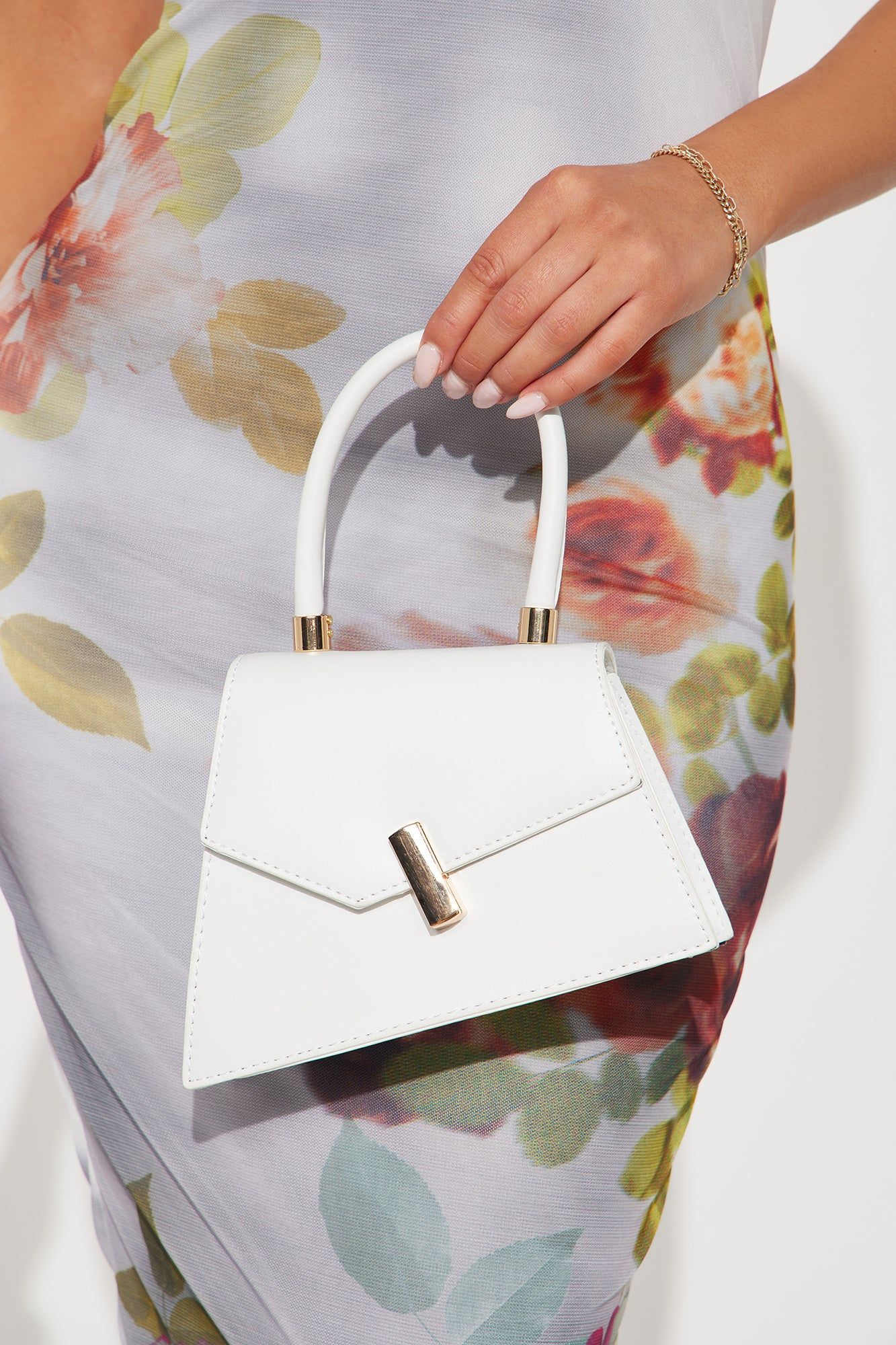 New Lifestyle Handbag - White sold by Fashion Nova