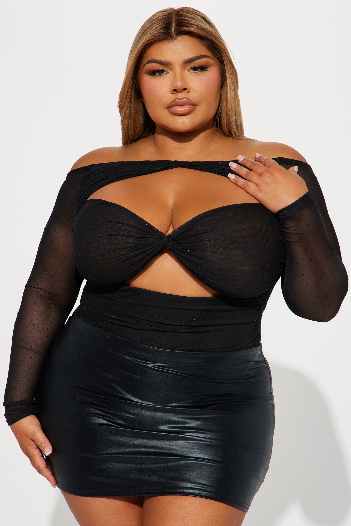 Cleo Off Shoulder Bodysuit - Black sold by Fashion Nova product image thumbnail 7