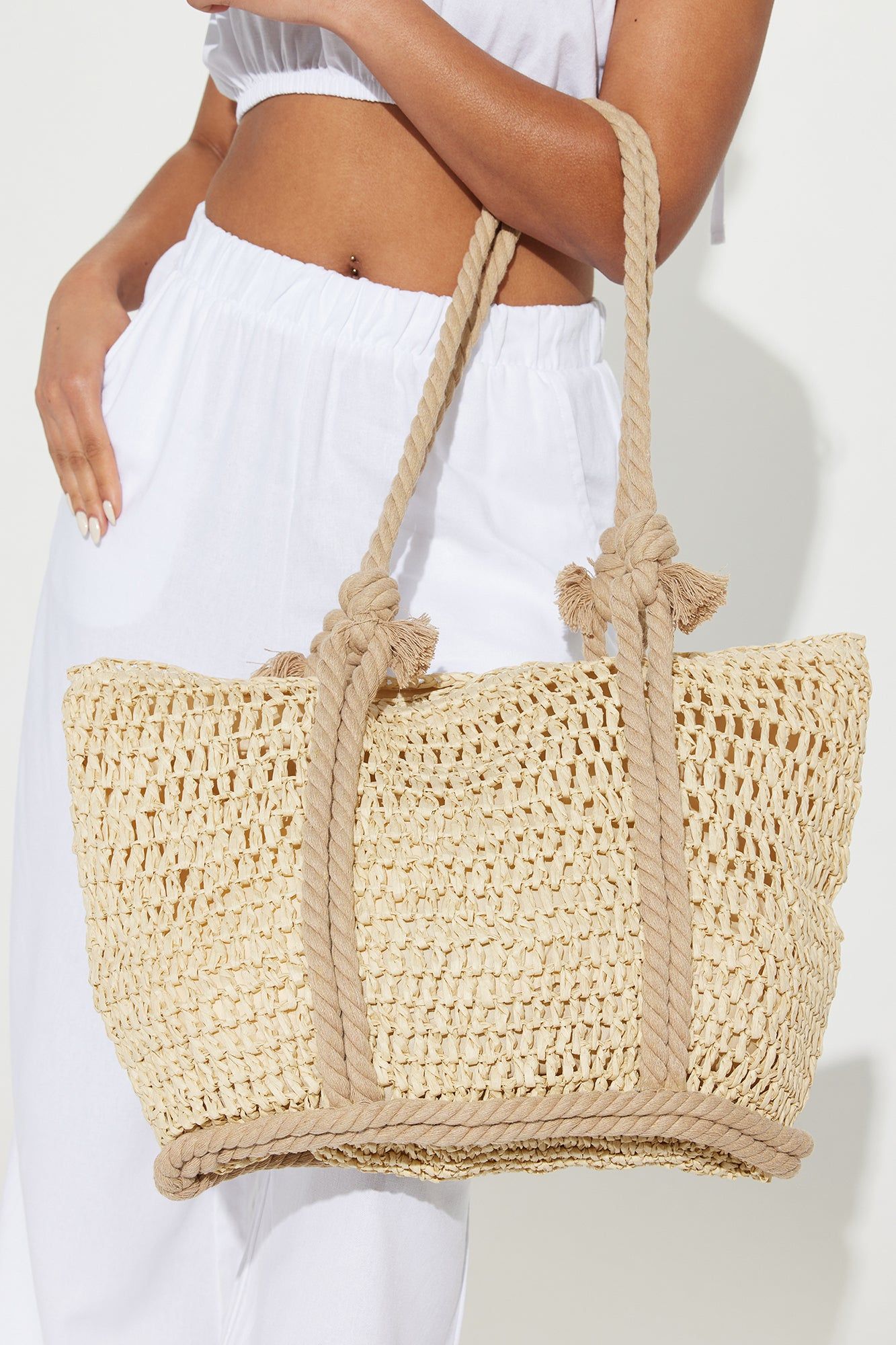BRB On Vacation Tote Bag - Ivory sold by Fashion Nova