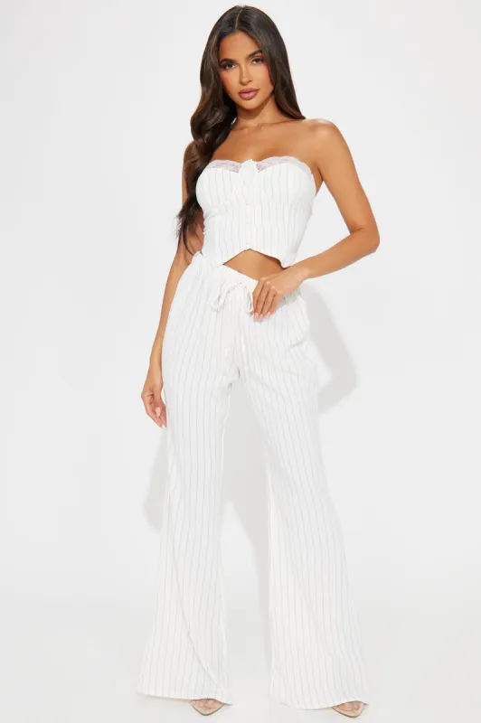 Jada Pinstripe Pant Set - White/Black sold by Fashion Nova