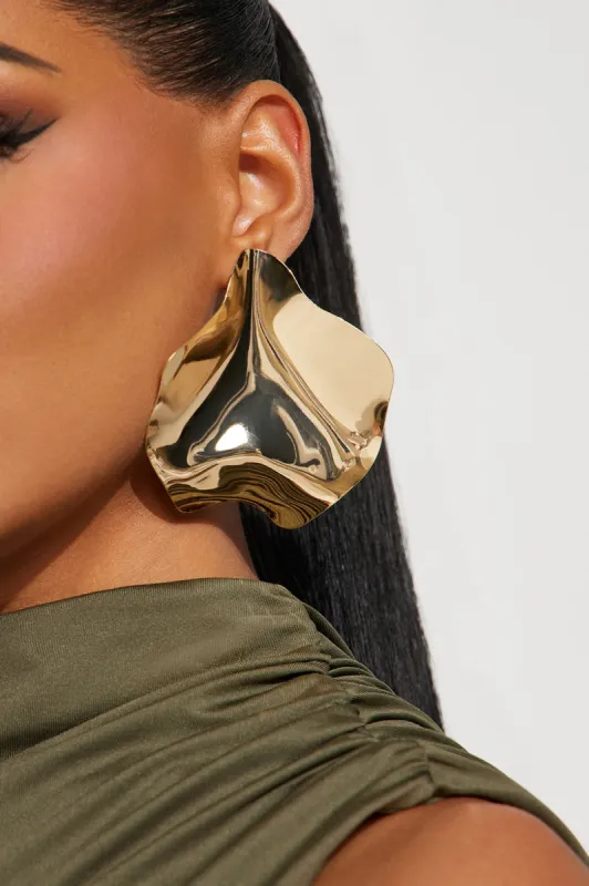 Golden Foil Flakes Earrings - Gold sold by Fashion Nova