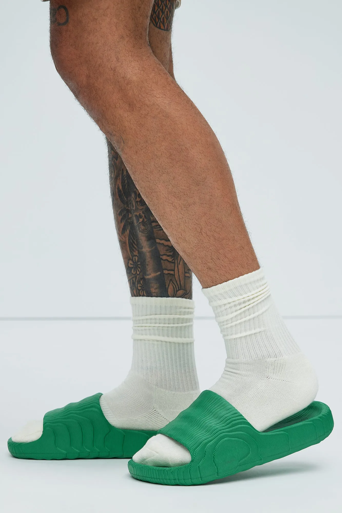 Easy On Slides - Kelly Green sold by Fashion Nova