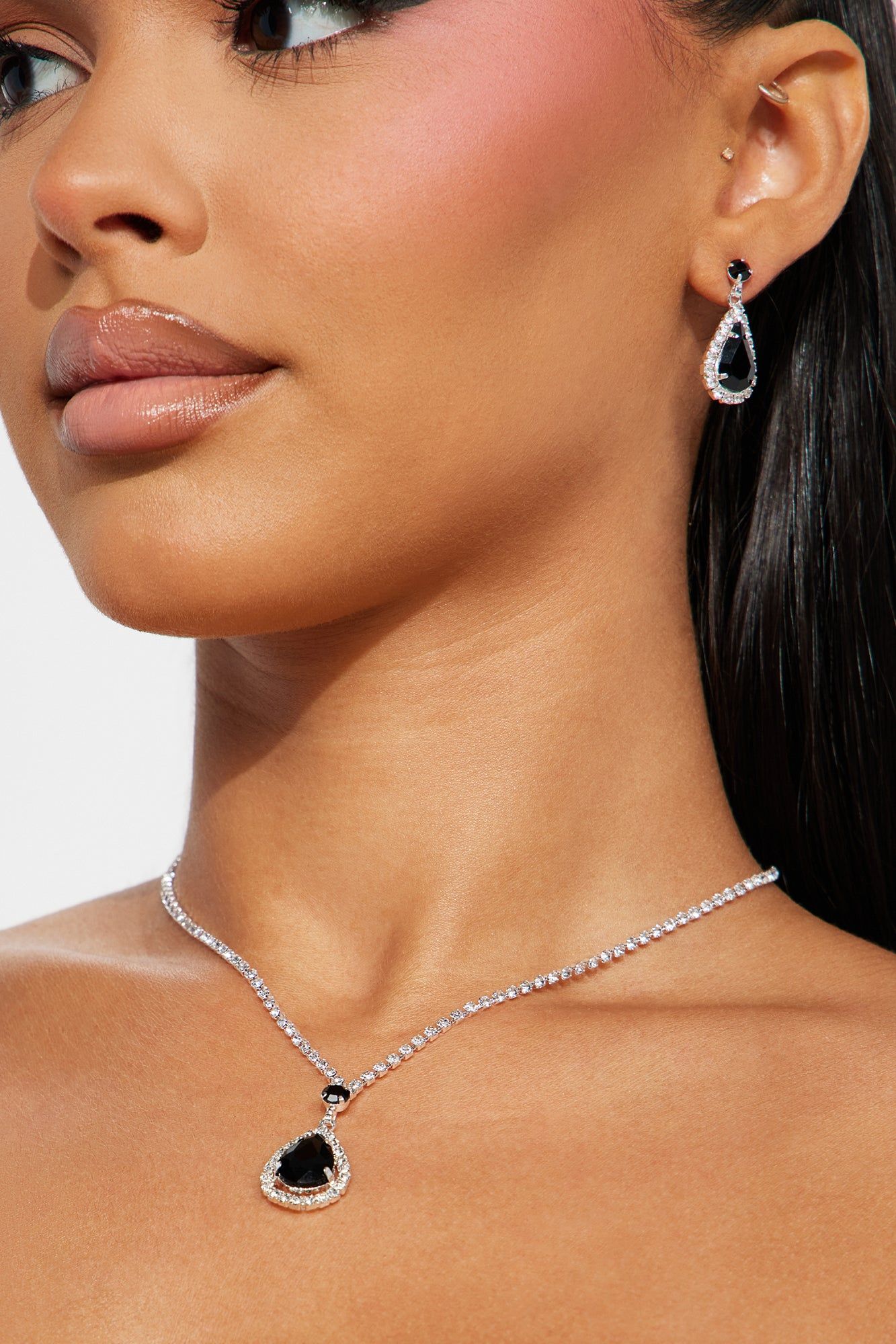 Special Guest Necklace And Earring Set - Silver/Black sold by Fashion Nova