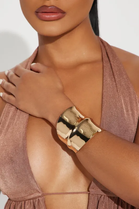Modern Luxury Cuff Bracelet - Gold sold by Fashion Nova