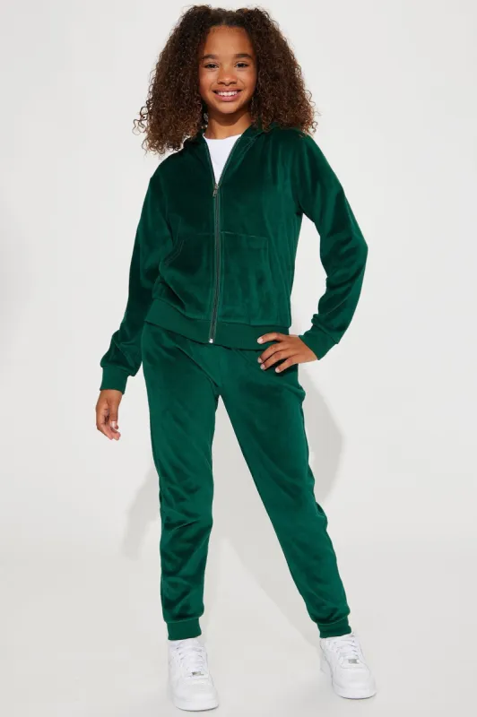 Mini Original Trendsetter II Velour Set - Hunter sold by Fashion Nova