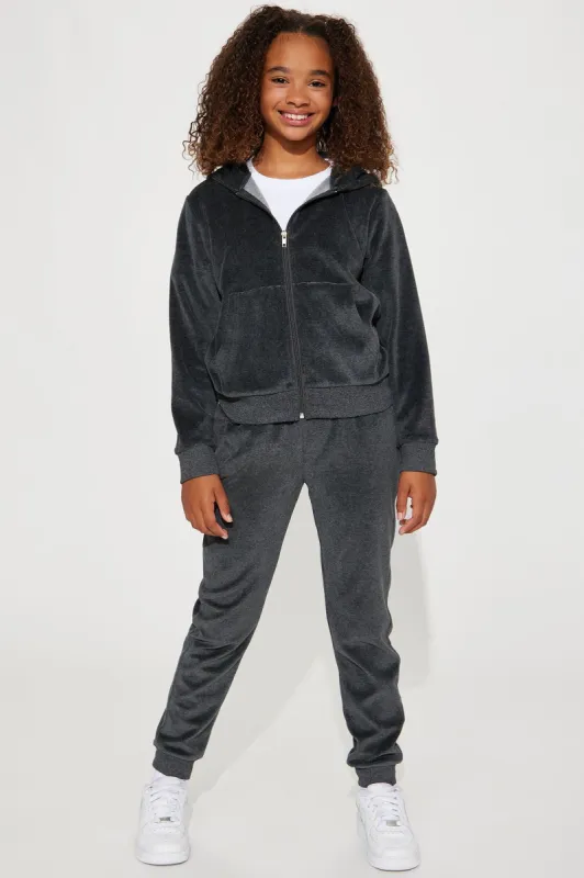 Mini Original Trendsetter II Velour Set - Charcoal sold by Fashion Nova