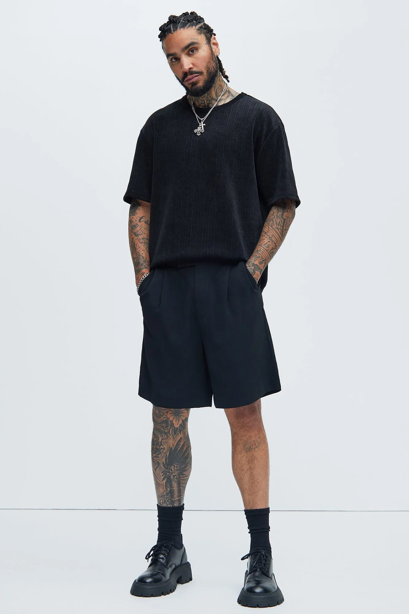 Cefalo Sweater Textured Relaxed Short Sleeve Tee - Black sold by Fashion Nova product image thumbnail 2