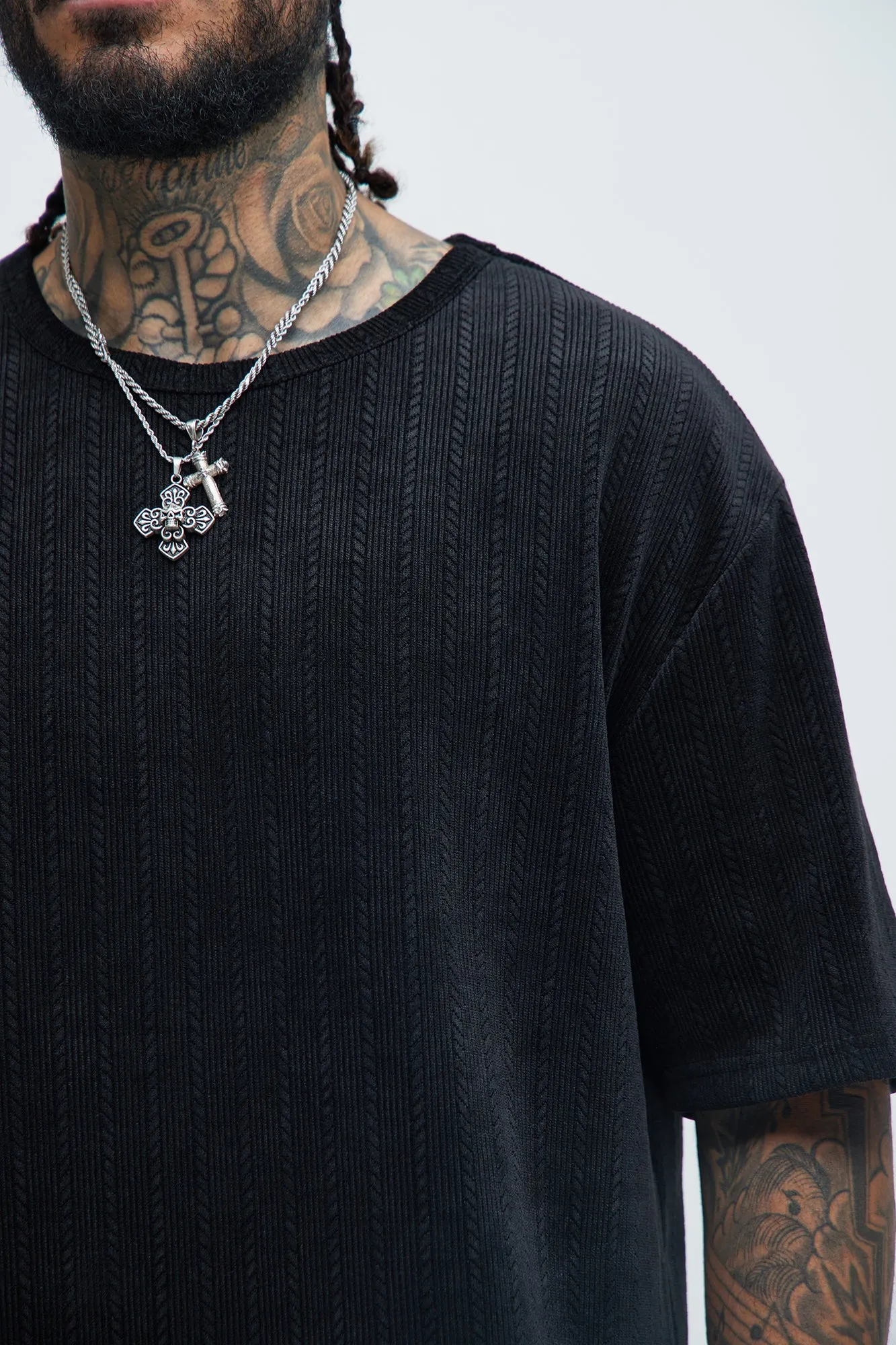 Cefalo Sweater Textured Relaxed Short Sleeve Tee - Black sold by Fashion Nova product image thumbnail 3