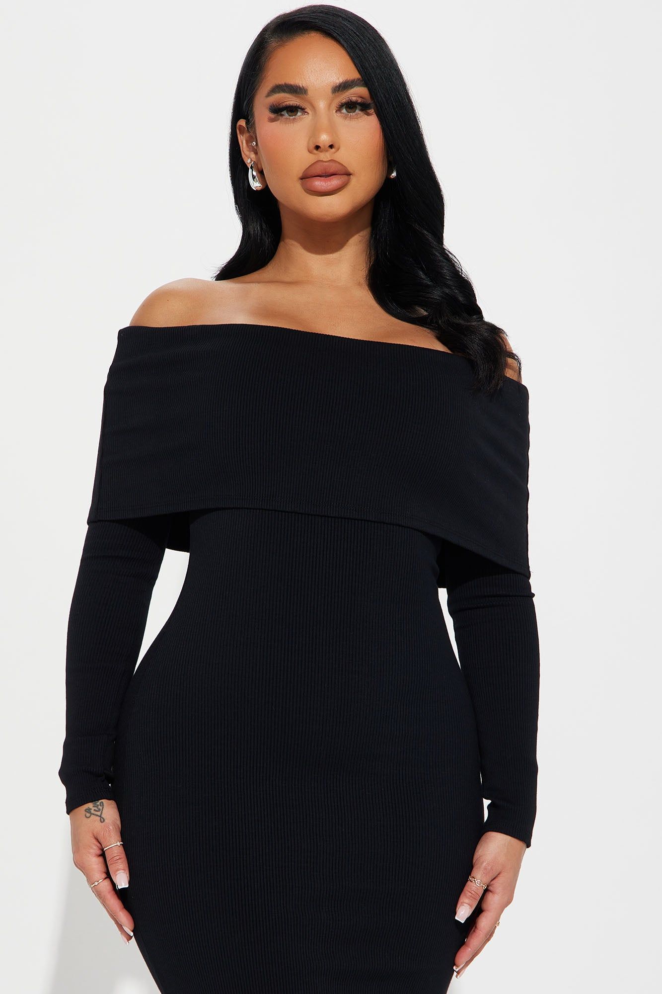 Nayeli Snatched Maxi Dress - Black sold by Fashion Nova product image thumbnail 2
