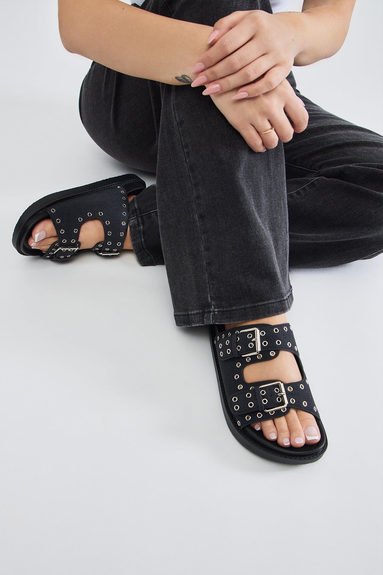 Living On The Edge Slides - Black sold by Fashion Nova product image thumbnail 3