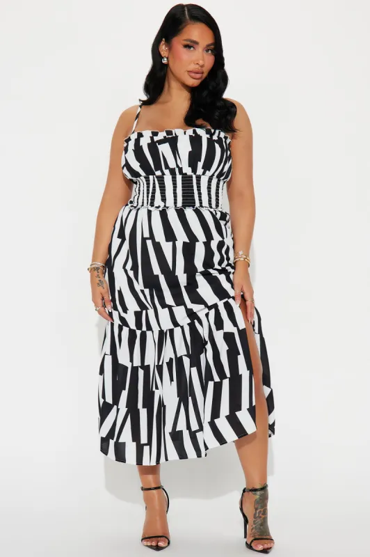 A Different Energy Midi Dress - Black/White made by Fashion Nova