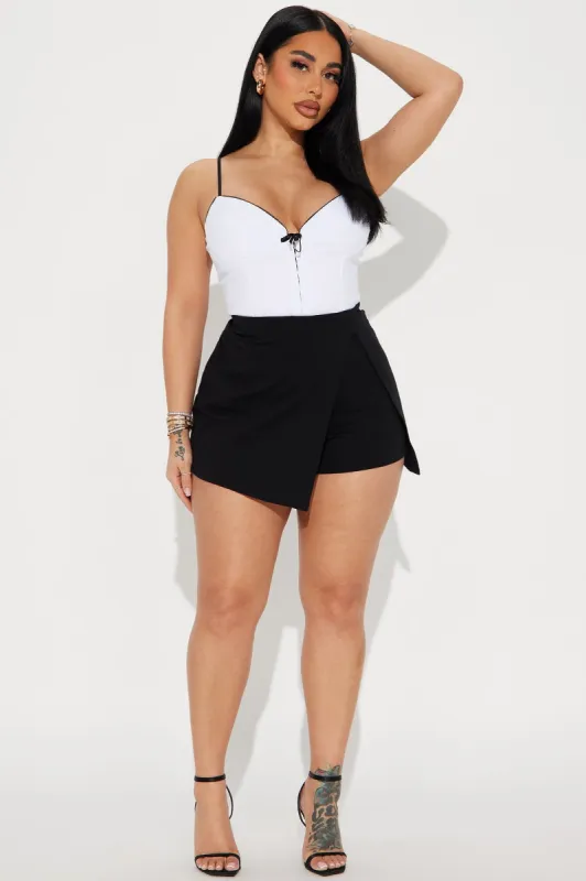 Day To Night Slit Skort - Black sold by Fashion Nova