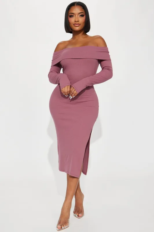 Jenna Ribbed Midi Dress - Mauve sold by Fashion Nova