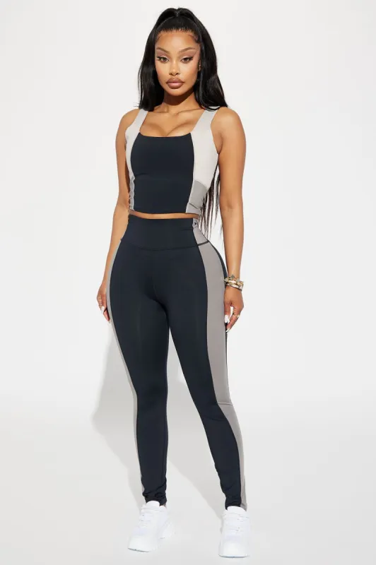 Chase Elevate Active Legging - Charcoal/combo sold by Fashion Nova