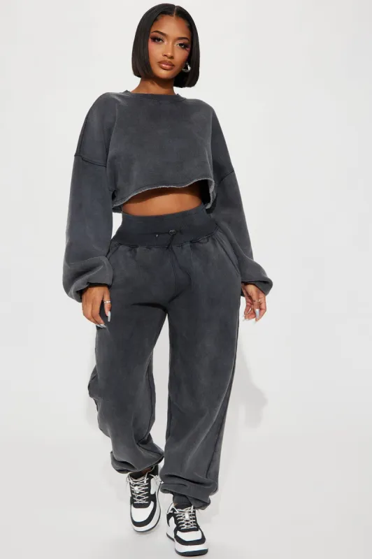 Feeling Good Fleece Jogger Set - Charcoal sold by Fashion Nova