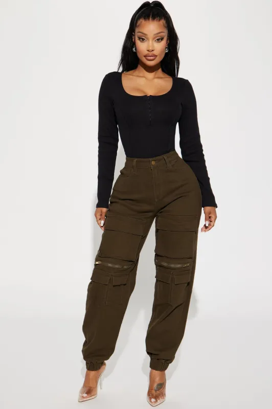 Playoffs Cargo Jogger - Olive sold by Fashion Nova