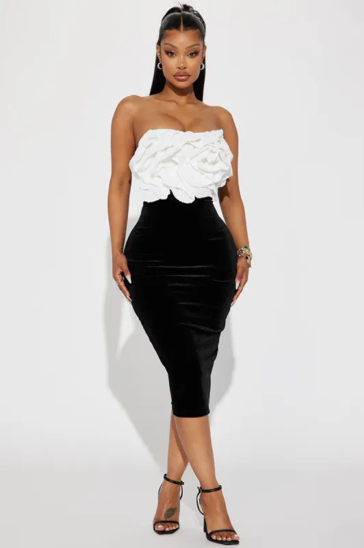 Dubai Evenings Sequin Ruffle Midi Dress - Black/White sold by Fashion Nova