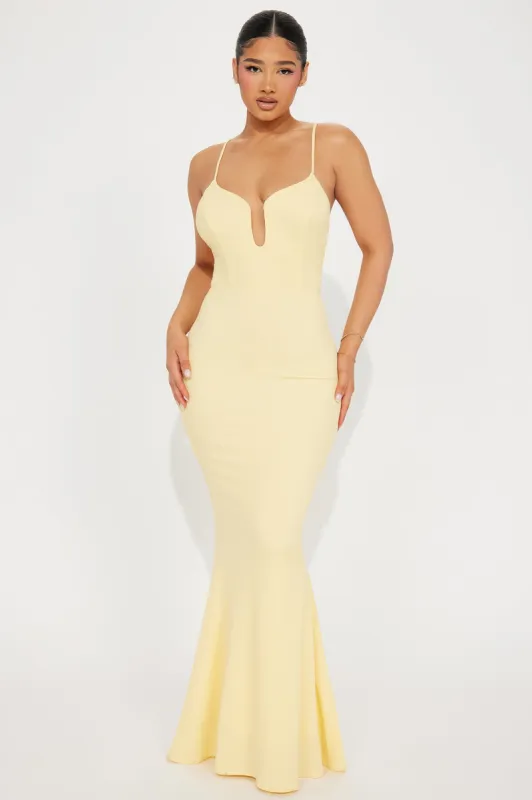 Sara Textured Maxi Dress - Butter Yellow sold by Fashion Nova
